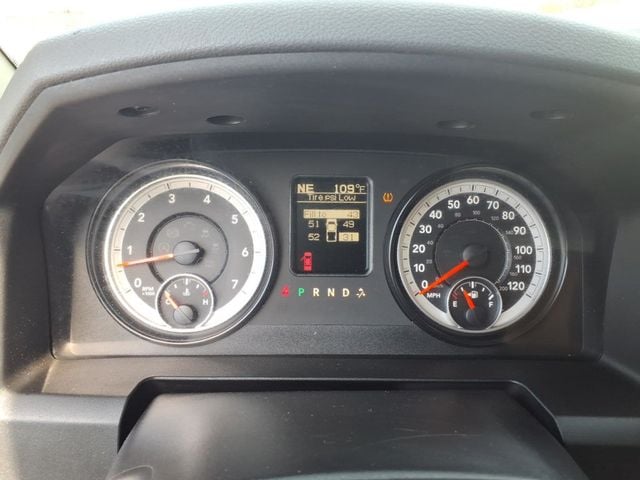 2015 Ram 1500 4WD Crew Cab 140.5" SLT - 23078273 - 7