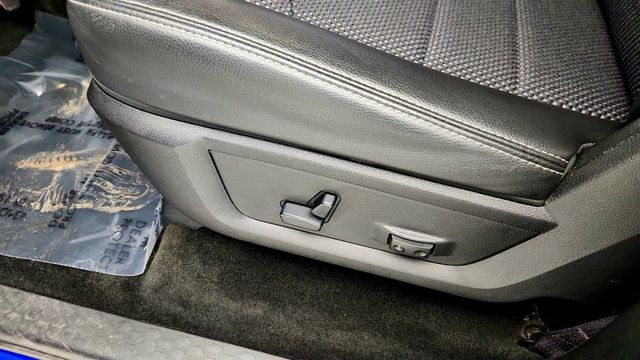 2015 Ram 1500 4WD Crew Cab 140.5'' Sport w/ Upgraded 20'' Wheels, Cap & V8 - 23009480 - 10