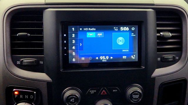 2015 Ram 1500 4WD Crew Cab 140.5'' Sport w/ Upgraded 20'' Wheels, Cap & V8 - 23009480 - 17