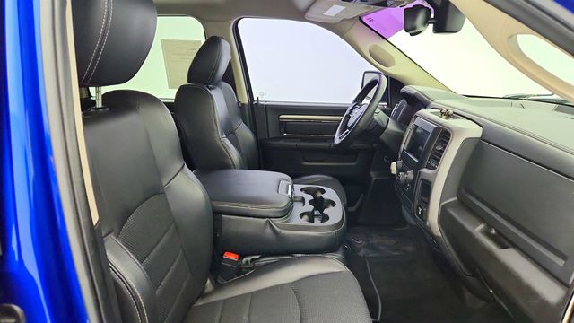 2015 Ram 1500 4WD Crew Cab 140.5'' Sport w/ Upgraded 20'' Wheels, Cap & V8 - 23009480 - 22