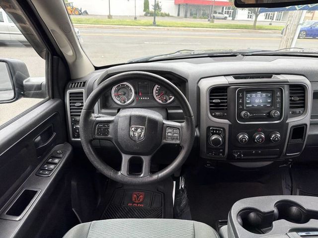 2015 Ram 1500 4WD Crew Cab 140.5" Tradesman - 23065648 - 9