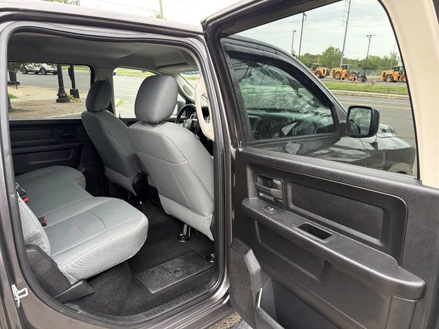 2015 Ram 1500 4WD Crew Cab 140.5" Tradesman - 23065648 - 3