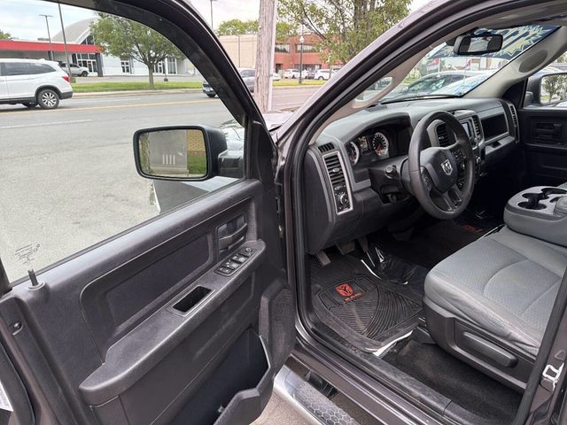 2015 Ram 1500 4WD Crew Cab 140.5" Tradesman - 23065648 - 6