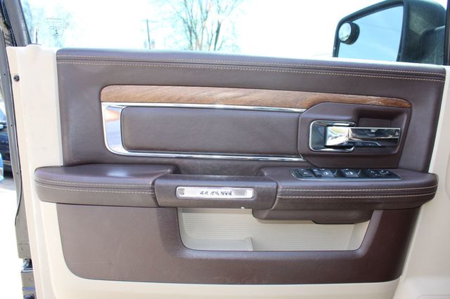 2015 Ram 1500 4WD Crew Cab 149" Laramie Longhorn - 23000920 - 26