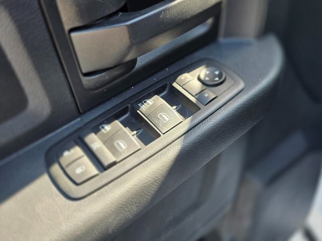 2015 Ram 1500 4WD Crew Cab 149" Tradesman - 22973376 - 23