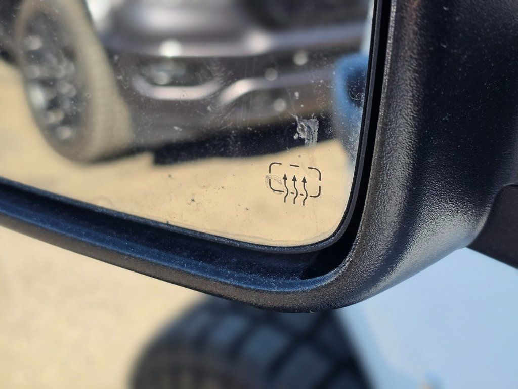 2015 Ram 1500 4WD Crew Cab 149" Tradesman - 22973376 - 24