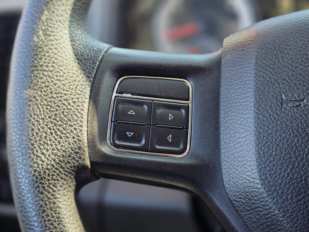 2015 Ram 1500 4WD Crew Cab 149" Tradesman - 22973376 - 26