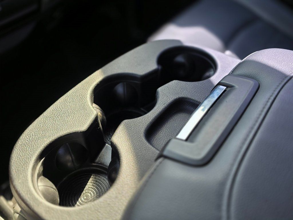 2015 Ram 1500 4WD Crew Cab 149" Tradesman - 22973376 - 34