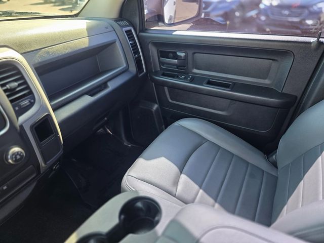 2015 Ram 1500 4WD Crew Cab 149" Tradesman - 22973376 - 35