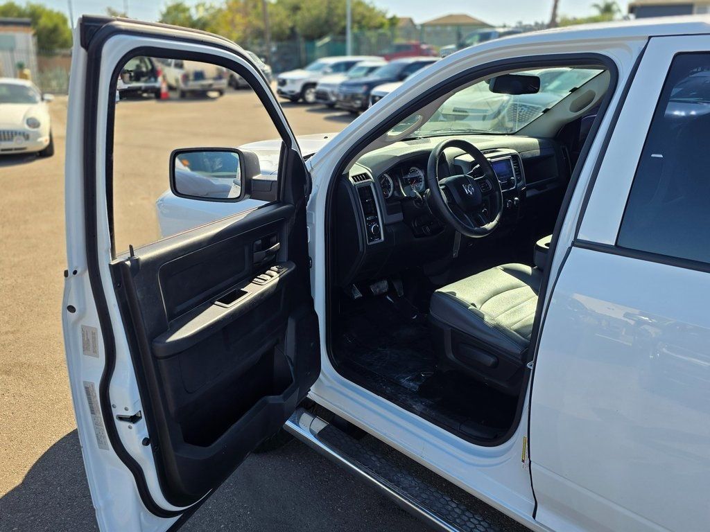 2015 Ram 1500 4WD Crew Cab 149" Tradesman - 22973376 - 40