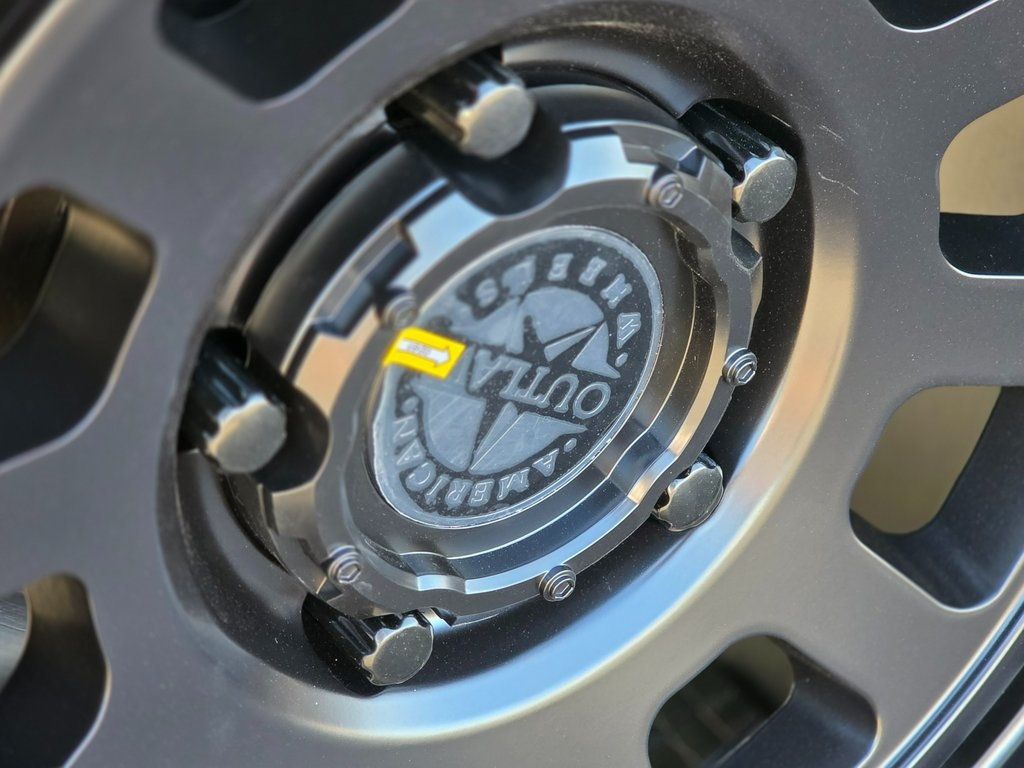 2015 Ram 1500 4WD Crew Cab 149" Tradesman - 22973376 - 8