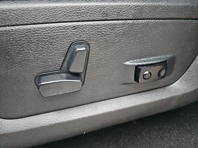 2015 Ram 1500 4WD Quad Cab 140.5" Sport - 22976756 - 16