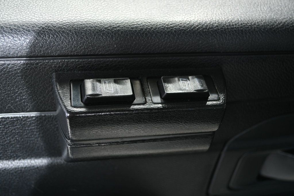 2015 Ram 1500 Carfax Certified Auto V6 Great Economy and Looks - 22967085 - 14