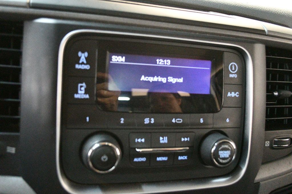 2015 Ram 1500 Carfax Certified Auto V6 Great Economy and Looks - 22967085 - 24