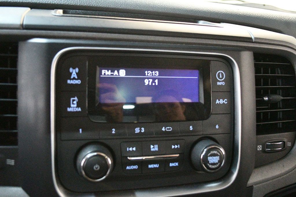 2015 Ram 1500 Carfax Certified Auto V6 Great Economy and Looks - 22967085 - 25