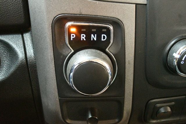 2015 Ram 1500 Carfax Certified Auto V6 Great Economy and Looks - 22967085 - 27