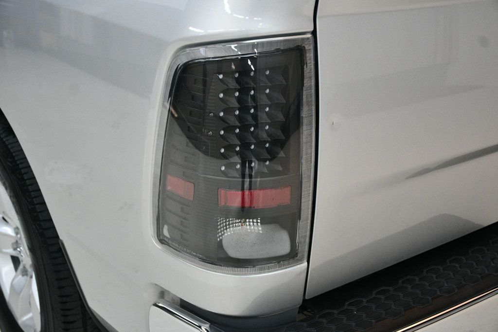 2015 Ram 1500 Carfax Certified Auto V6 Great Economy and Looks - 22967085 - 41