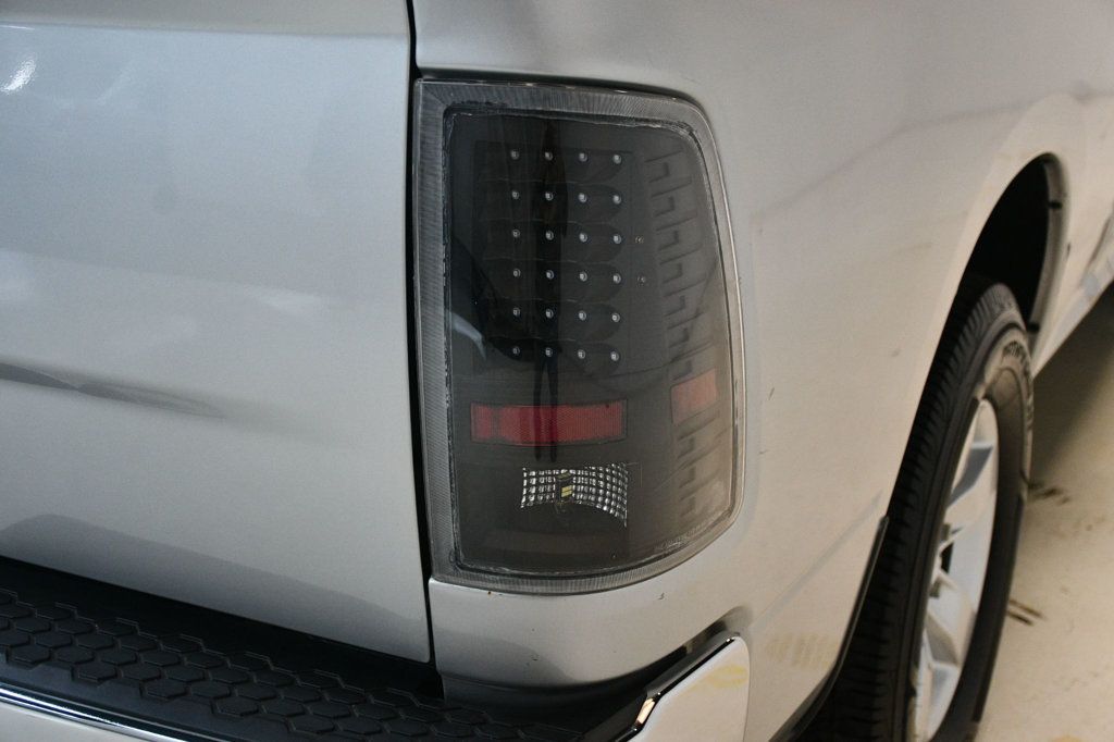 2015 Ram 1500 Carfax Certified Auto V6 Great Economy and Looks - 22967085 - 44