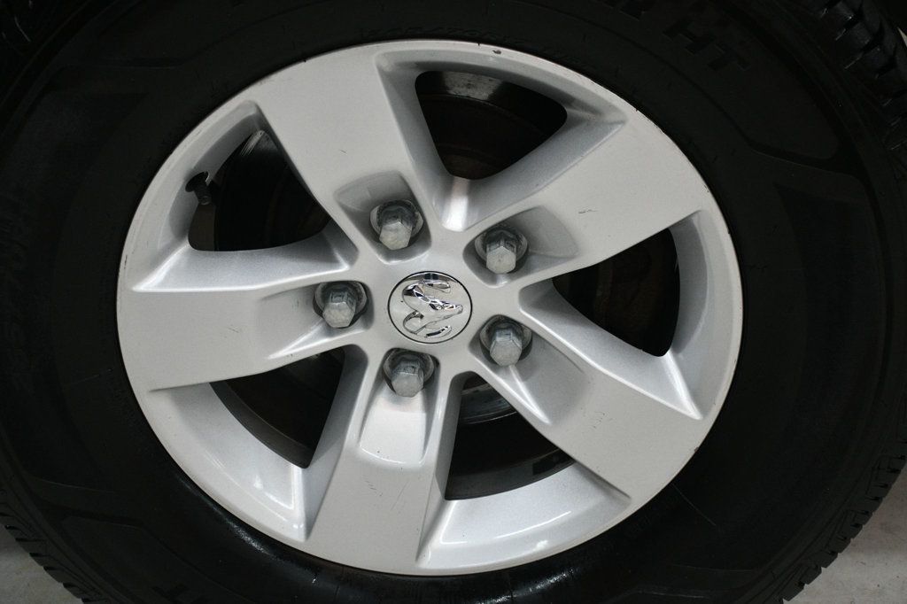 2015 Ram 1500 Carfax Certified Auto V6 Great Economy and Looks - 22967085 - 50