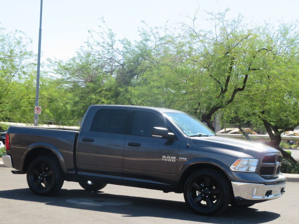 2015 Ram 1500 SLT photo 4
