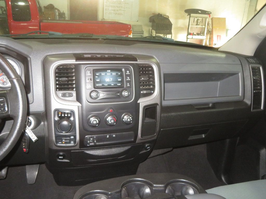 2015 Ram 1500 HEMI 4X4 EXTRA CLEAN TRADESMAN QUADCAB LOW MILES  - 22977739 - 35