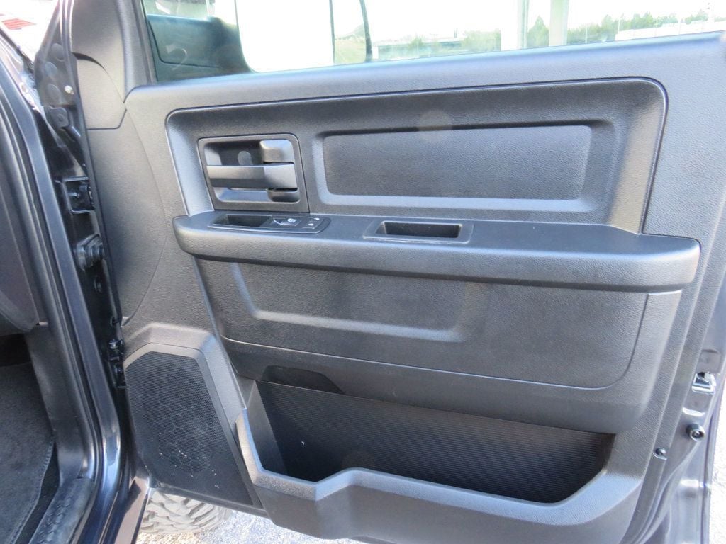 2015 Ram 3500 4WD Crew Cab 169" Tradesman - 22735443 - 15