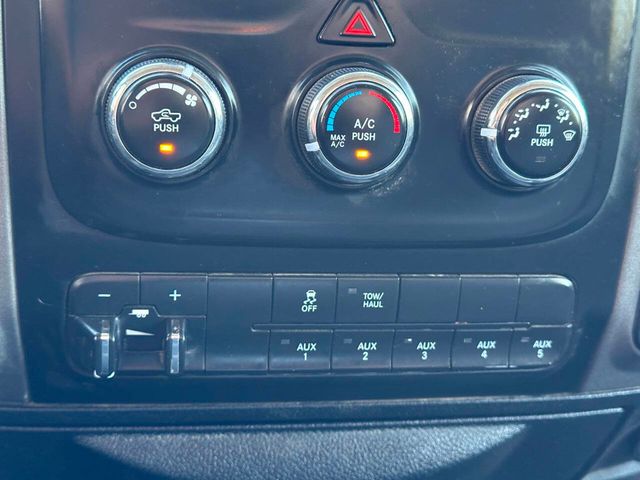 2015 Ram 3500 4X2 2dr Regular Cab 167.5 in. WB - 22933744 - 32