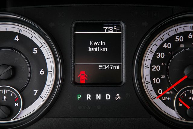 2015 Ram 3500 RAM 3500 CREW * 4X4 * 6.4 HEMI * OPEN UTILITY * 1 OWNER - 16342346 - 32