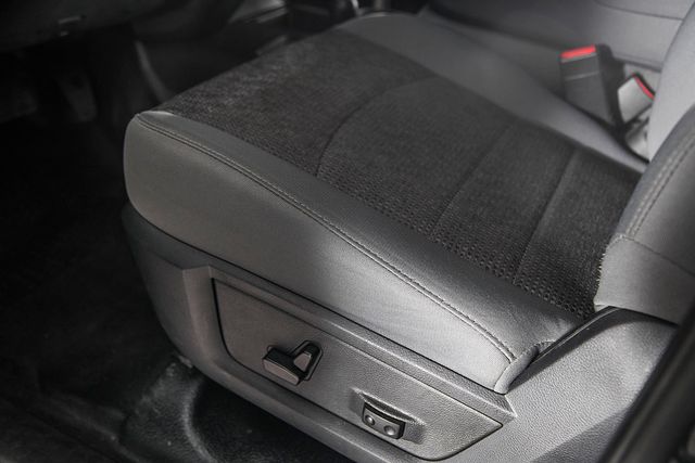 2015 Ram 5500 5500 CREW CAB 4X4 * 6.4 HEMI * NEW 10' FLATBED W/ TOOLBOXES - 17206663 - 26