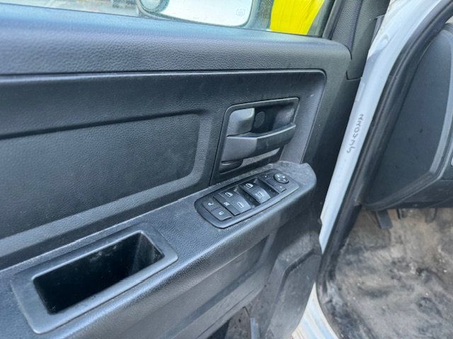 2015 Ram RAM 1500 FOUR WHEEL DRIVE CREW CAB SEVERAL IN STOCK - 21929495 - 25