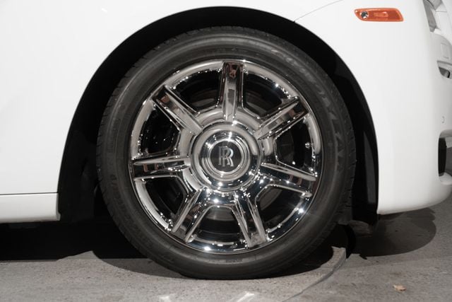 2015 Rolls-Royce Ghost Series II - 23045458 - 25