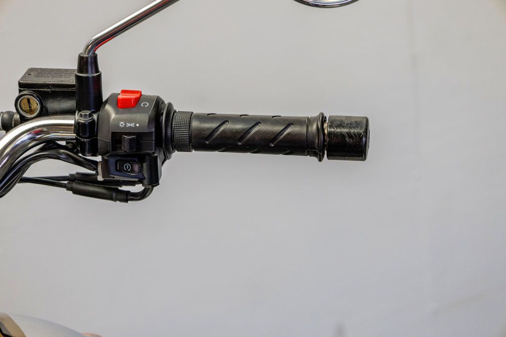 2015 ROYAL ENFIELD C5 CLASSIC 500 CERTIFIED PRE-OWNED! - 22966297 - 10