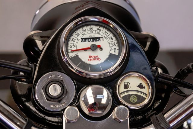 2015 ROYAL ENFIELD C5 CLASSIC 500 CERTIFIED PRE-OWNED! - 22966297 - 11