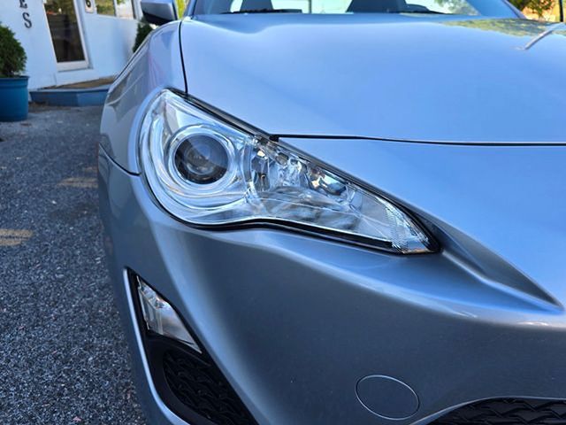 2015 Scion FR-S 2dr Coupe Automatic - 23014818 - 17
