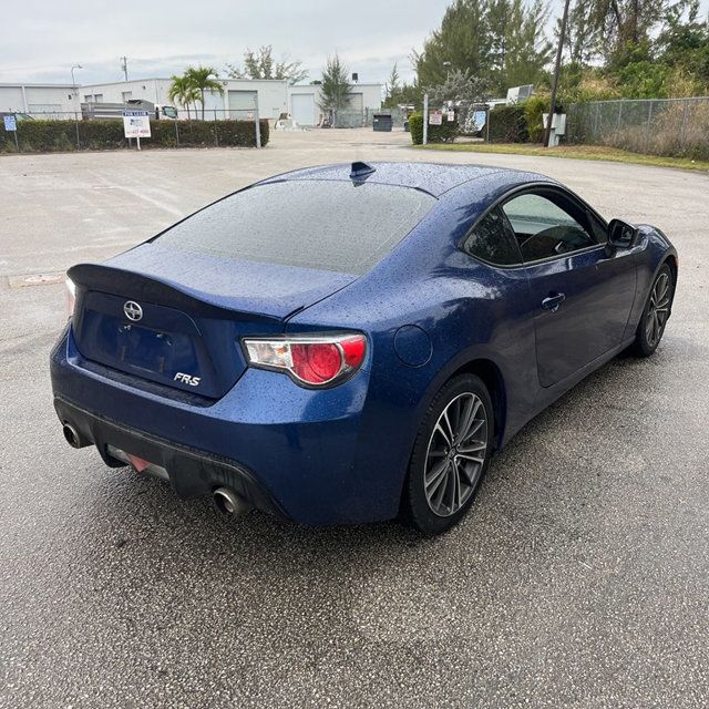 2015 Scion FR-S 2dr Coupe Automatic Release Series 1.0 - 22979818 - 4