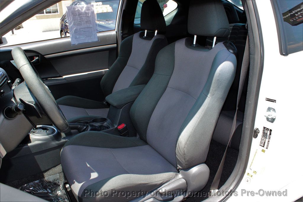 2015 Scion tC Base photo 9