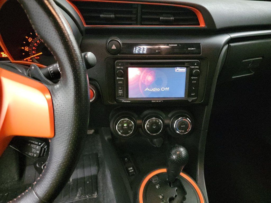 2015 Scion tC photo 8