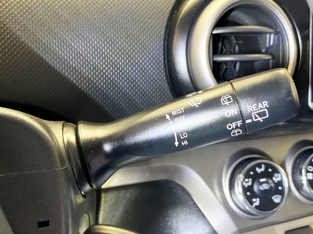 2015 Scion xB 5dr Wagon Automatic - 22926148 - 26