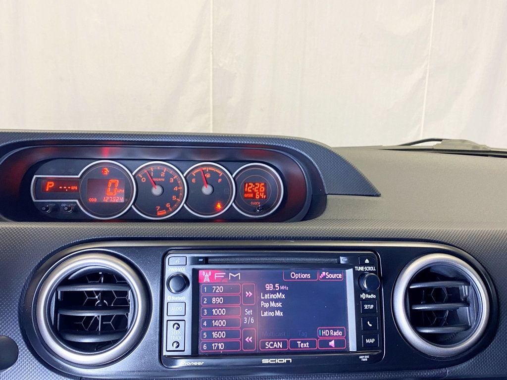 2015 Scion xB 5dr Wagon Automatic - 22926148 - 30