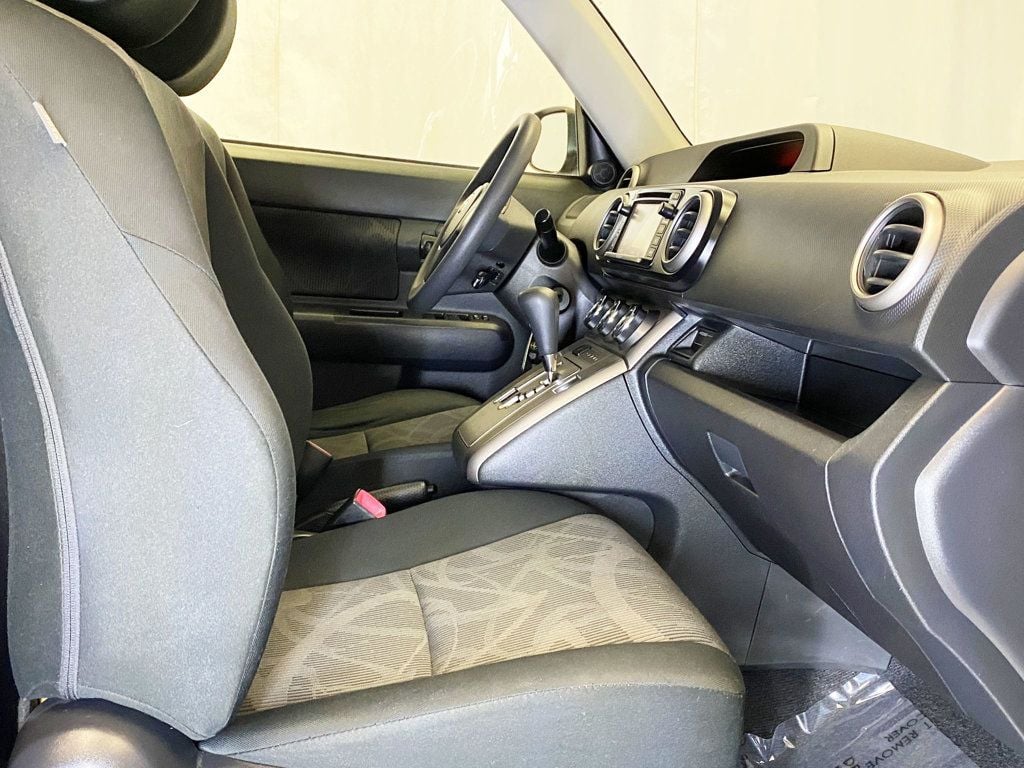 2015 Scion xB 5dr Wagon Automatic - 22926148 - 37