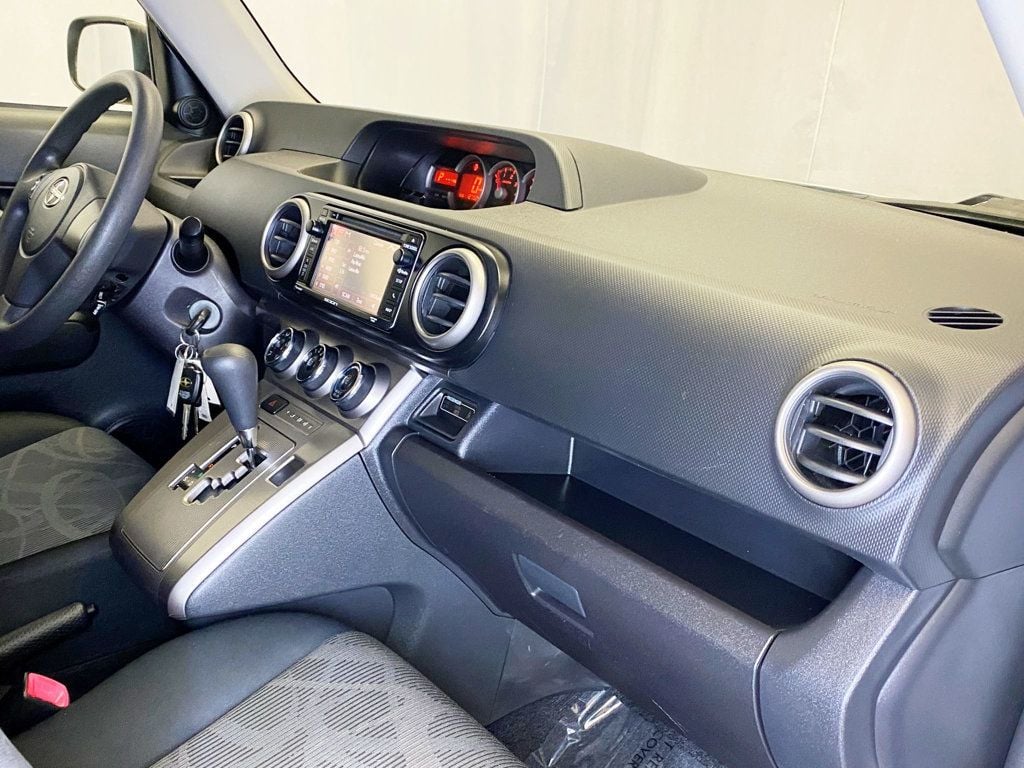 2015 Scion xB 5dr Wagon Automatic - 22926148 - 38