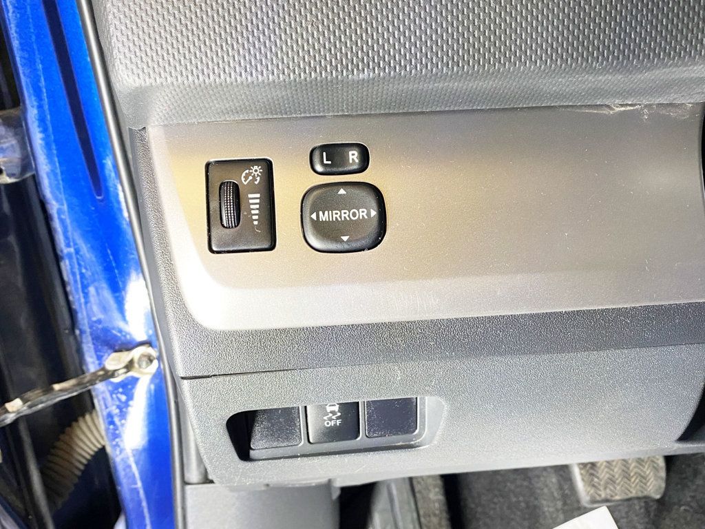 2015 Scion xB 5dr Wagon Automatic - 22958960 - 19