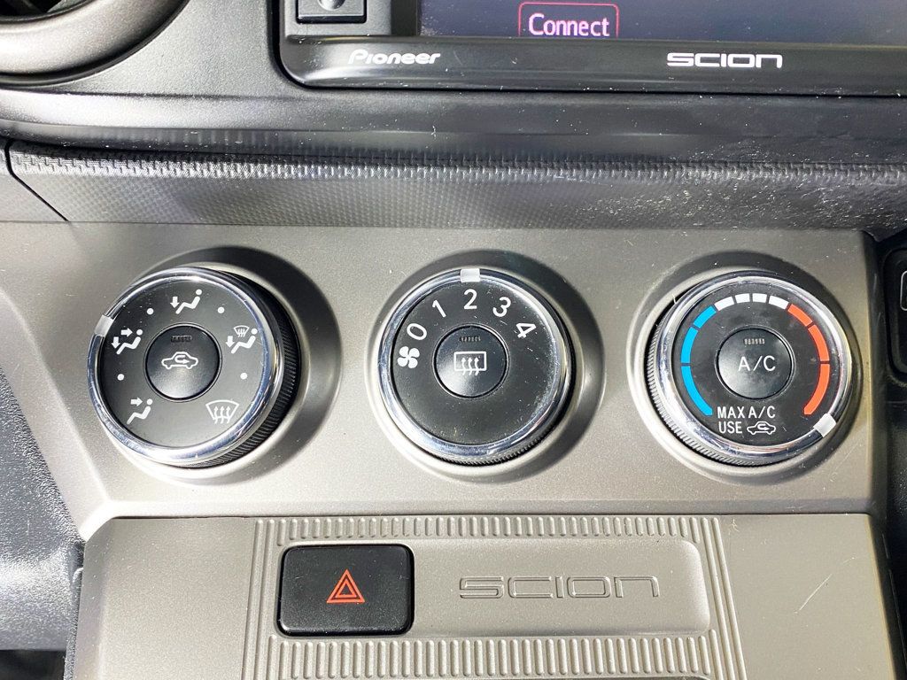 2015 Scion xB 5dr Wagon Automatic - 22958960 - 30