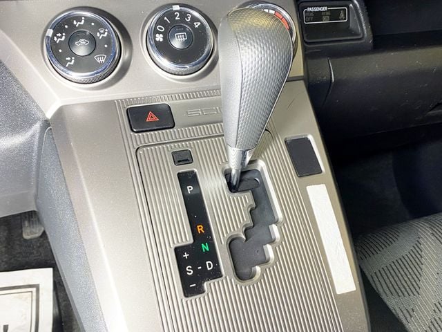 2015 Scion xB 5dr Wagon Automatic - 22958960 - 31