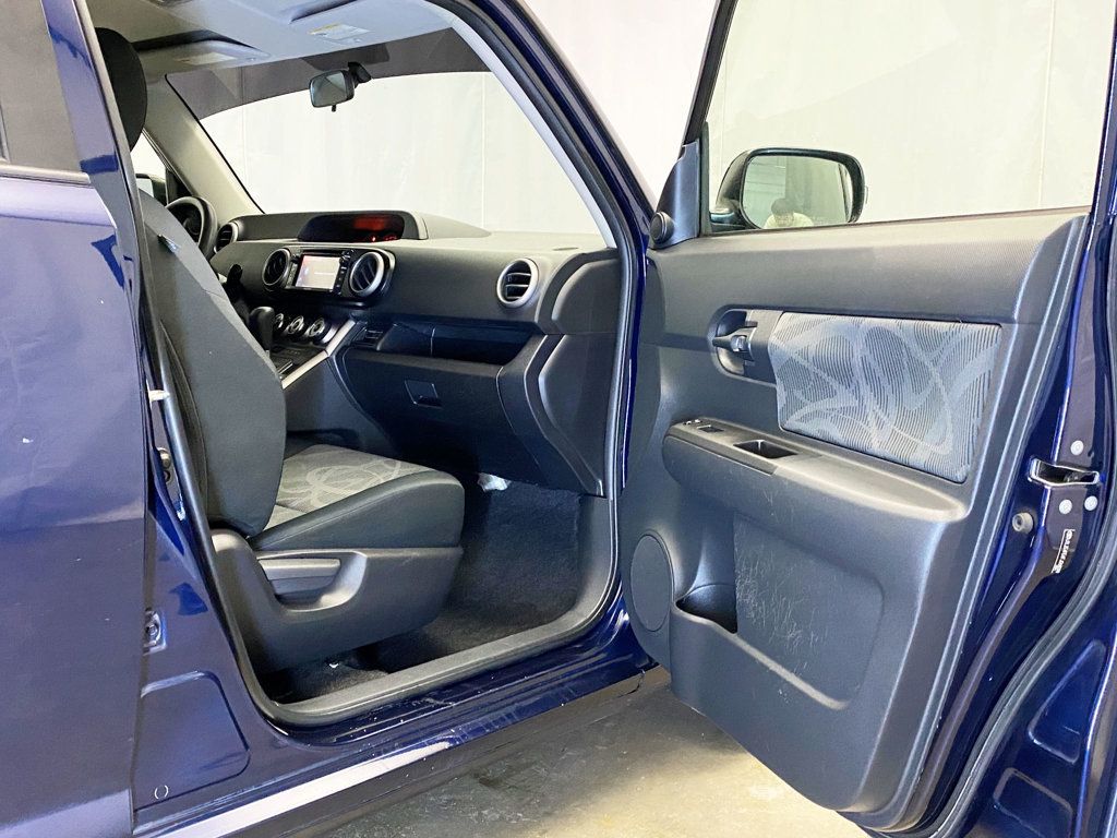 2015 Scion xB 5dr Wagon Automatic - 22958960 - 34