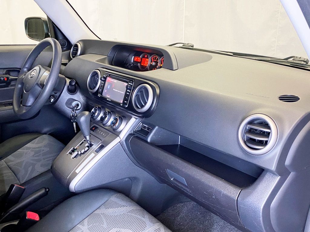 2015 Scion xB 5dr Wagon Automatic - 22958960 - 37