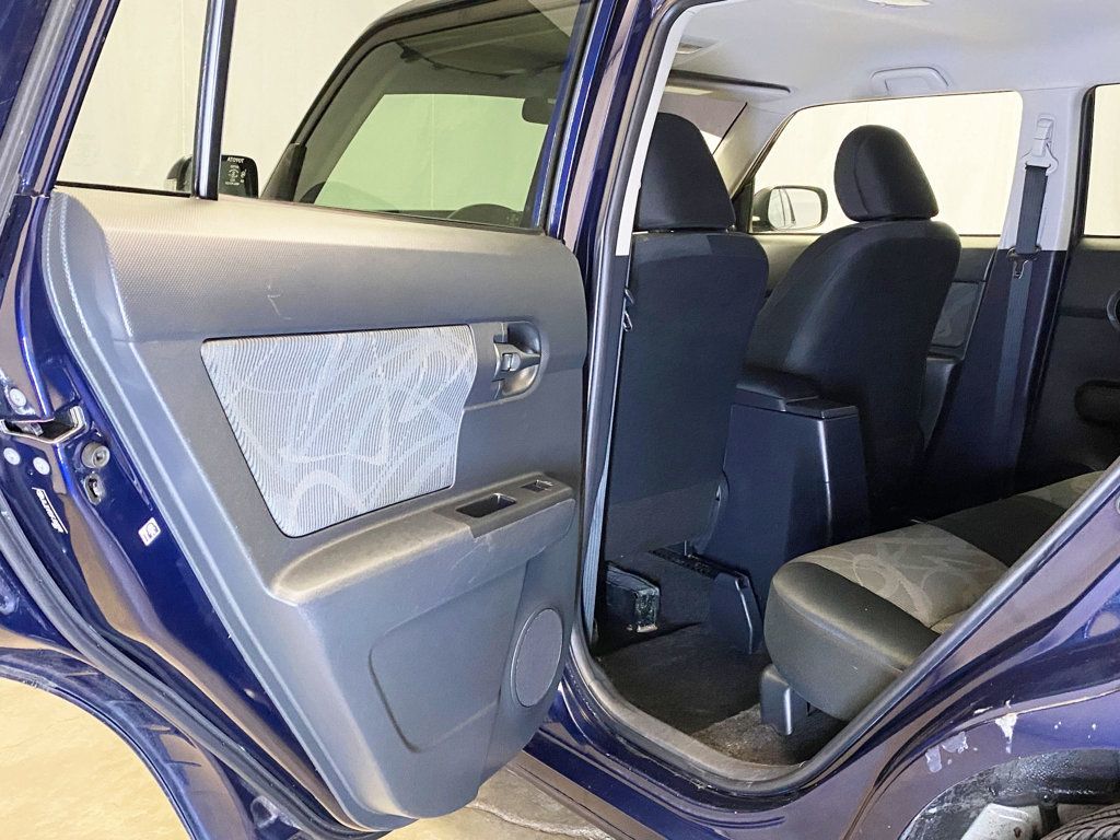 2015 Scion xB 5dr Wagon Automatic - 22958960 - 42