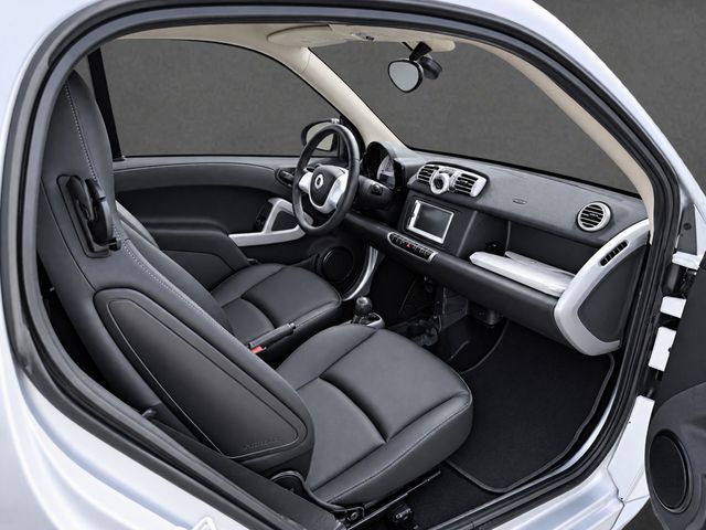 2015 smart Fortwo CLEAN CARFAX, CAR2GO EDITION PKG, NAVI, HEATED SEATS, 17" WHEELS - 23090742 - 8