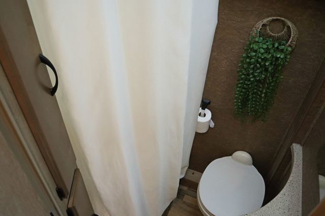 2015 Sprinter Sprinter Chassis-Cabs 2WD Reg Cab 170 - 22392843 - 15