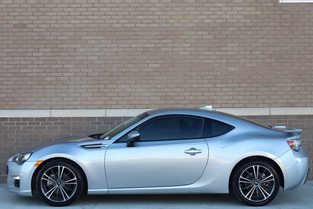 Subaru BRZ photo 2